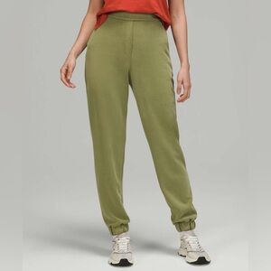 Lululemon Softstreme Relaxed High-Rise Pant in Bronze Green